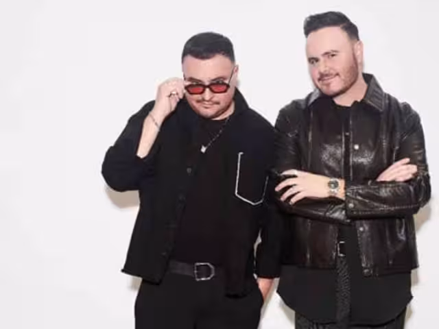 Vocalista de Río Roma rompe el silencio tras sufrir un infarto en un avión