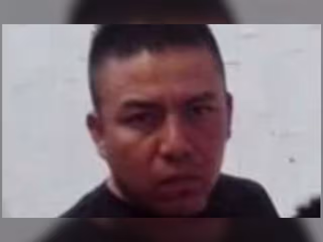 Los familiares piden ayuda a la ciudadanía para localizarlo, temiendo que pueda consumar su intento de suicidio.