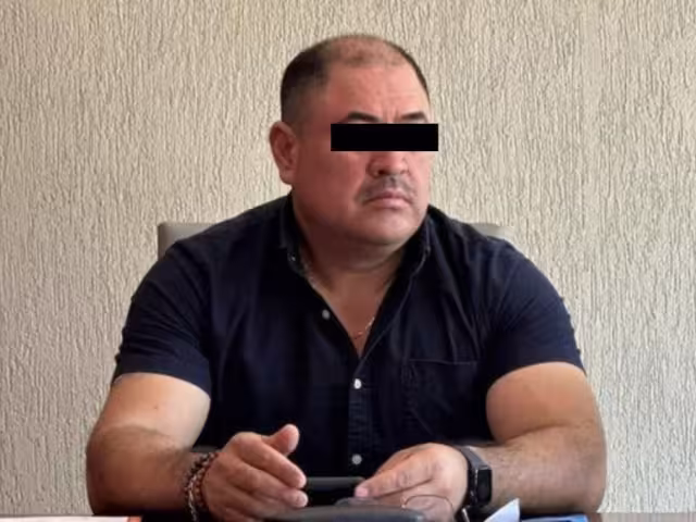 El edil José Murguía, habría reclutado personas con engaños, facilitando su traslado al rancho para someterlas a entrenamientos forzados y condiciones de explotación