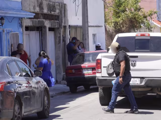 Detienen a hombre por pornografía infantil