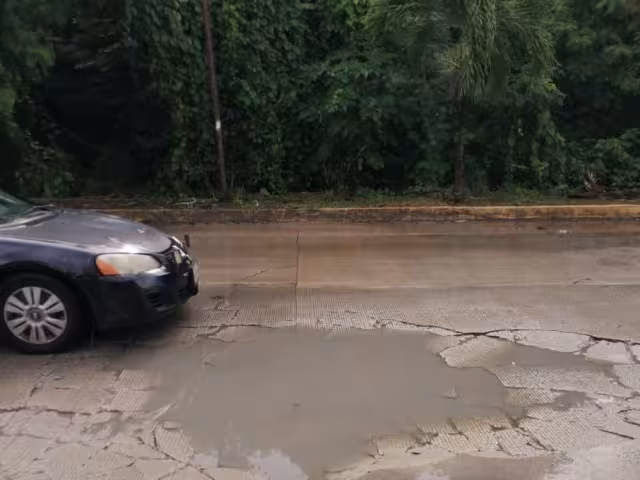 En el olvido de la Secretaría de Obras Públicas la extensa Avenida Marino Angulo de Chetumal