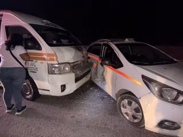 Fuerte choque deja una mujer lesionada y muchos daños materiales en la carretera federal 307