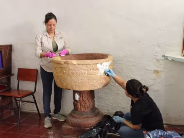 Recuperan patrimonio histórico en Campeche: Restauran retablo del siglo XIX y pila bautismal