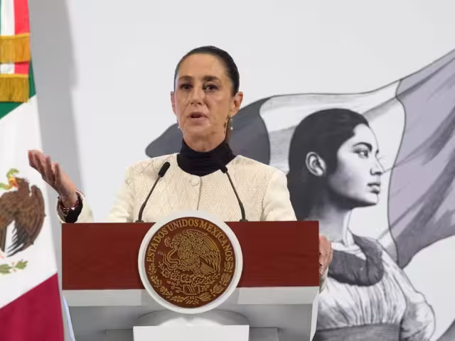 La presidenta Claudia Sheinbaum informó que desde el 20 de enero, se tiene registro de 355 mexicanos detenidos en redadas migratorias