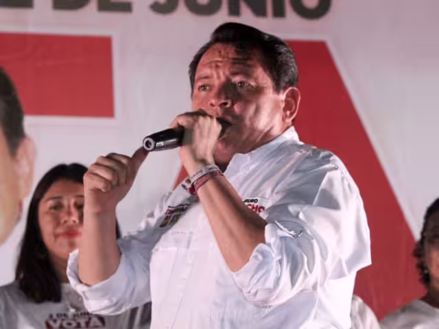 Joaquín Díaz Mena, candidato de Sigamos Haciendo Historia a la gubernatura de Yucatán