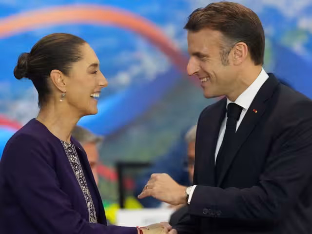 Presidenta Claudia Sheinbaum junto a su homólogo francés, Emmanuel Macron