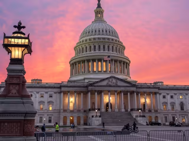 Se trata del primer cierre en siete años y llega en medio de un fuerte enfrentamiento político en torno al financiamiento de la sanidad