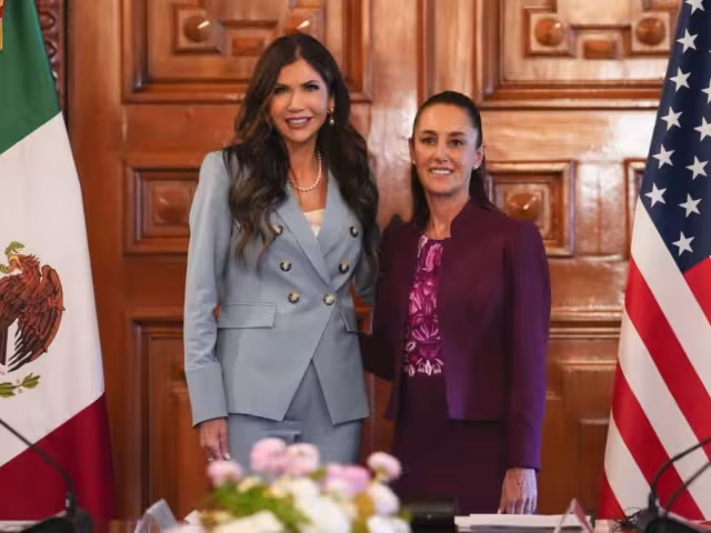 Kristi Noem, secretaria de Seguridad Nacional de Estados Unidos y Claudia Sheinbaum pardo, presidenta de México