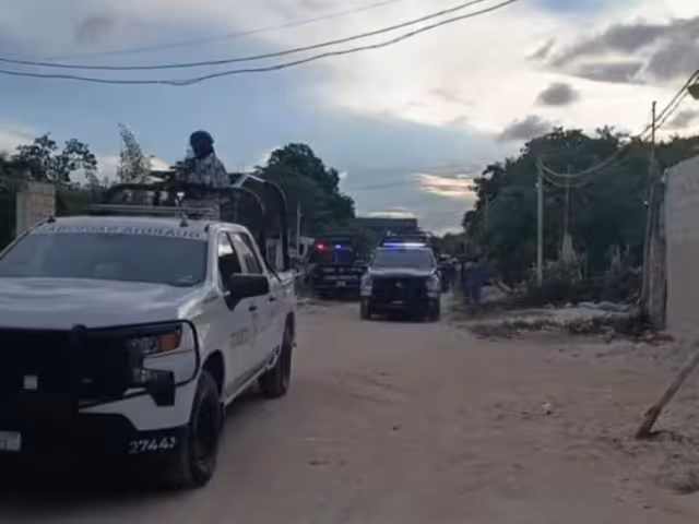 Un hombre armado con un arma blanca intentó agredir a su vecino los habitantes de la zona lo evitaron