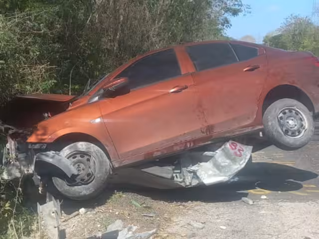 Accidente en la carretera Escárcega – Chetumal deja cuatro personas lesionadas