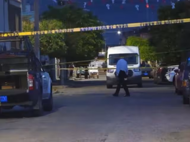 Vecinos de la zona alertaron a las autoridades tras escuchar múltiples disparos provenientes del interior de una vivienda