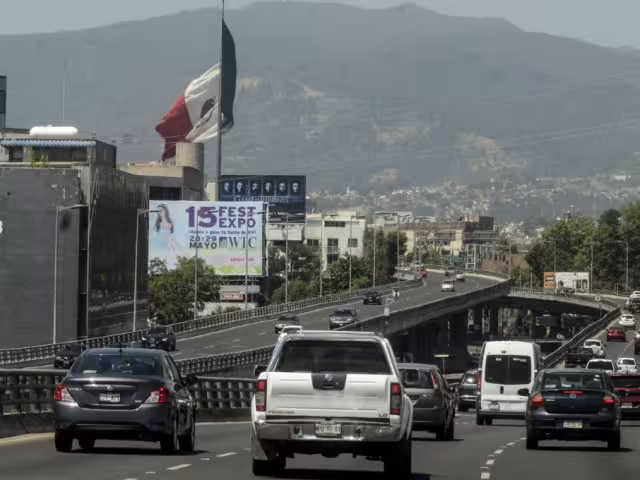 Están exentos del programa Hoy No Circula los vehículos con holograma 00, 0, eléctricos e híbridos