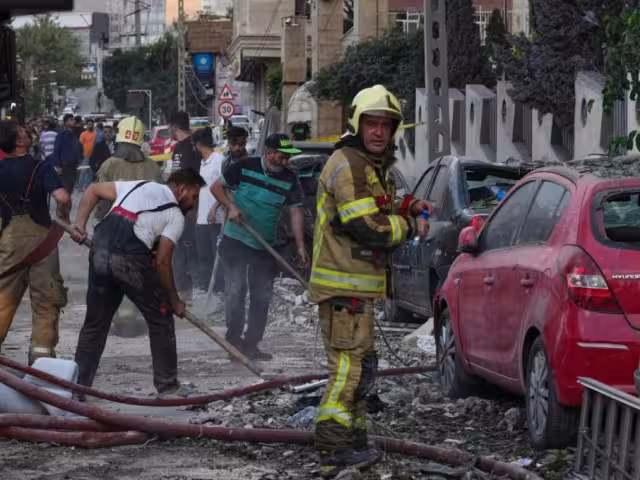 El líder supremo de Irán, Ali Jameneí, advirtió que Israel enfrentará un castigo severo y doloroso