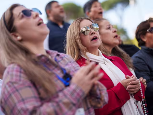 Fuentes del Vaticano señalan que, el pontífice se encuentra estable y con mejoría progresiva