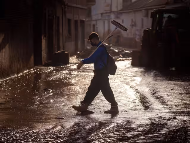 Las inundaciones en Valencia han dejado un saldo preliminar de 220 muertos