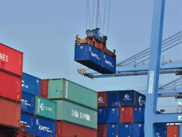 Washington justificó la medida como una forma de castigar a Nueva Delhi por seguir importando petróleo ruso