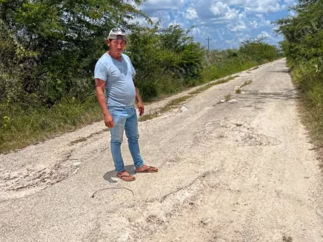 Estudiantes exponen su vida en camino abandonado hacia Sahcabchén