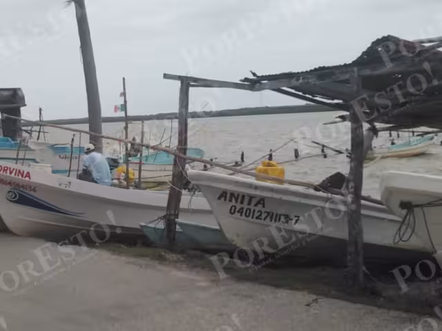 Pescadores de Sabancuy, sin ingresos por cierre de puertos tras Frente Frío No. 11