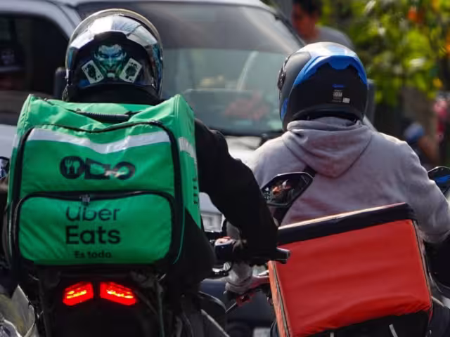 La ley asegura la flexibilidad horaria, permitiendo a los trabajadores colaborar con varias empresas