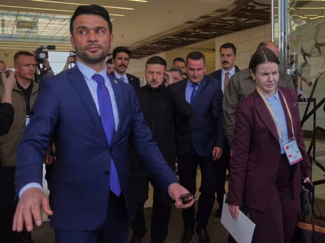 Volodimir Zelenski, presidente de Ucrania, llegó a Turquía para dar seguimiento a las negociaciones de paz