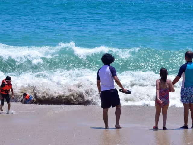 Cofepris exhortó a la ciudadanía a mantener la limpieza de los espacios costeros durante la temporada vacacional