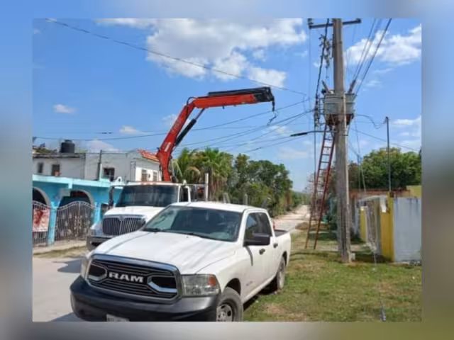 Los lugareños explican que faltan igual transformadores y atención continua de la CFE. (P. Díaz)