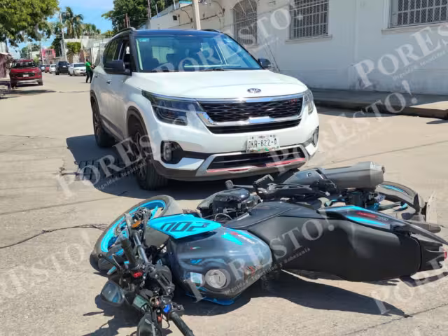 Motociclista atropellado en la colonia Compositores, en la avenida Isla de Tris.