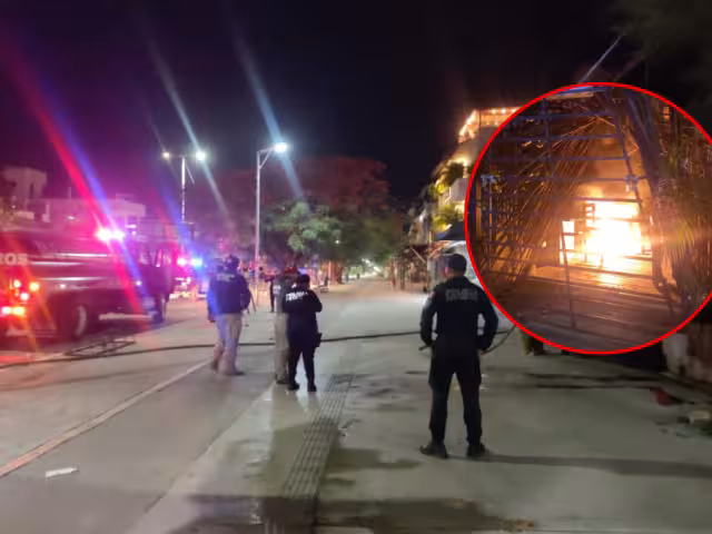 Incendio en restaurante de Tulum moviliza a cuerpos de emergencia