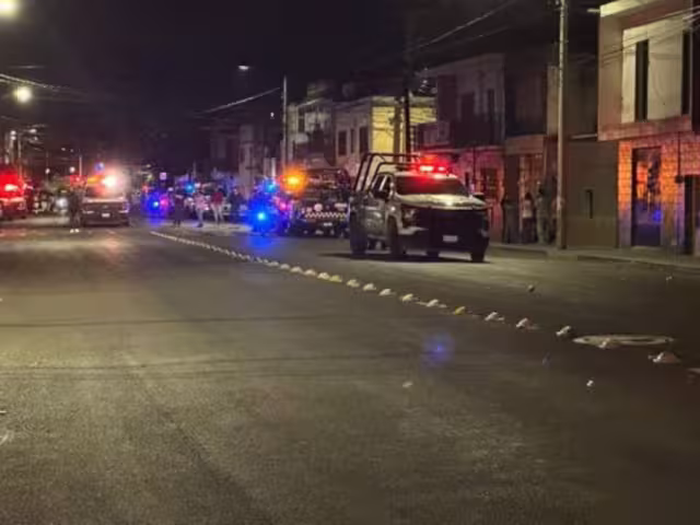 En el lugar, cuatro personas murieron de manera inmediata, mientras que seis más fallecieron cuando recibían atención médica