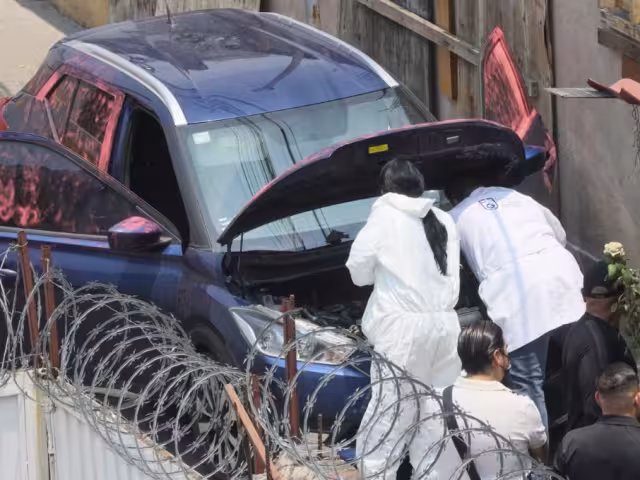 Los agresores de Ximena Cuevas y José Muñoz abordaron además de una motocicleta, una camioneta registrada a nombre de una mujer que vive en el Edomex