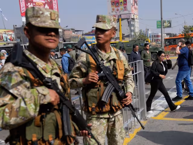 El decreto se publica tras semanas de protestas que no han cesado desde la destitución de la expresidenta Dina Boluarte