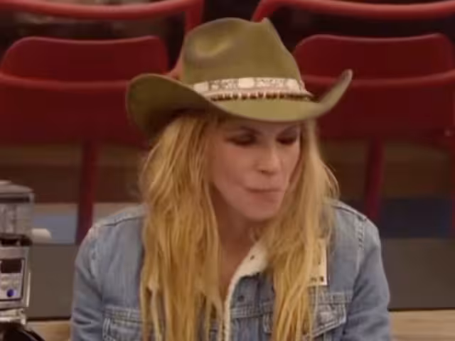 La Granja VIP: Manola Díez termina llorando tras incidente con un caballo