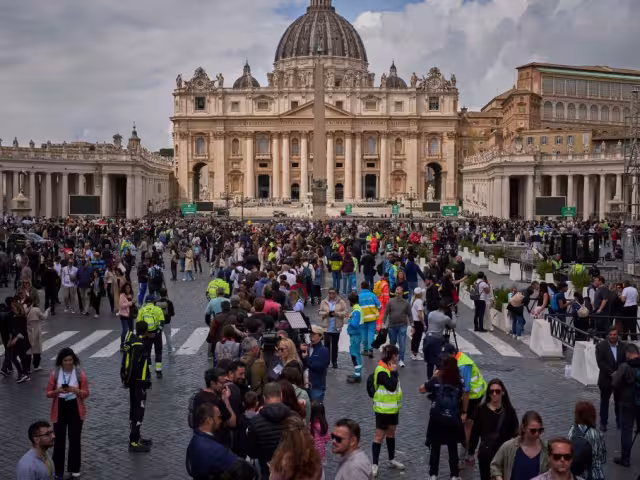 La ceremonia del cierre del féretro representa uno de los actos más solemnes de la tradición católica