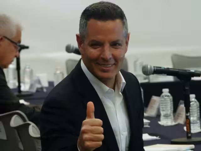 El ahora senador por Morena, Alejandro Murat, fue director del Infonavit de 2012 a 2015