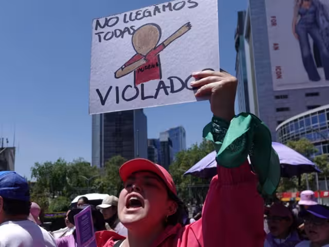 A pesar de las acusaciones y la presión social, Cuauhtémoc Blanco ha negado los señalamientos