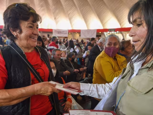 “La economía de México está bien porque tiene un modelo distinto" aseguró la Presidenta de México