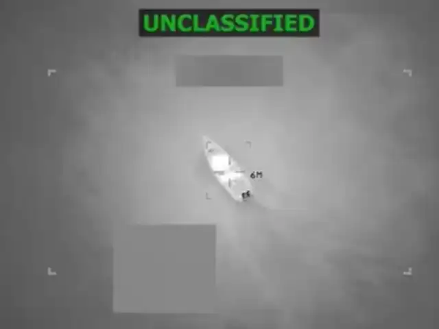 De acuerdo con el secretario de Defensa de EU, la lancha operada por el Tren de Aragua “transitaba por una ruta conocida de narcotráfico y transportaba narcóticos”