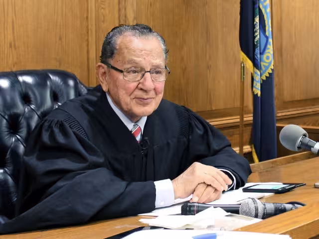 Frank Caprio fue juez principal del Tribunal Municipal de Providence, Rhode Island