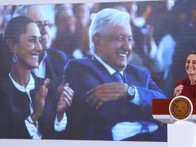 Claudia Sheinbaum felicitó al expresidente Andrés Manuel López Obrador por su cumpleaños 71
