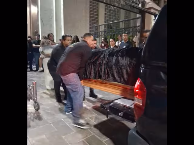 Según los primeros peritajes, el homicidio se habría cometido entre 10 y 12 horas antes de que las autoridades recibieran el reporte