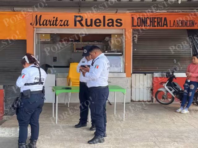 Delincuentes saquean local de alimentos en Campeche a metros de la policía