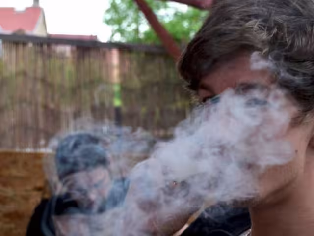 Aún peligran menores de edad por el uso de vapeadores