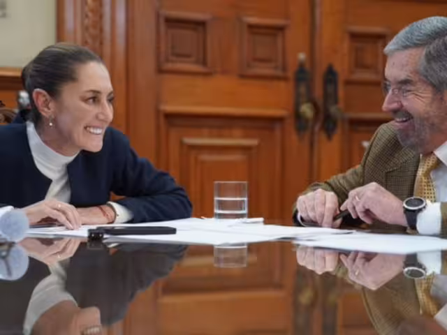 Claudia Sheinbaum, presidenta de México y Juan Ramón de la Fuente, secretario de Relaciones Exteriores