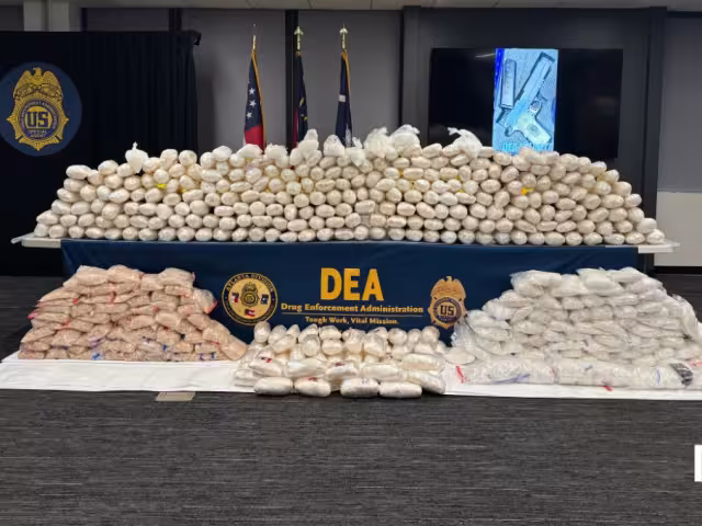 La DEA asegura que estos decomisos representan un golpe directo a las redes de producción, transporte y financiamiento de la organización criminal