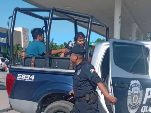 Ambos conductores fueron asegurados en Cancún