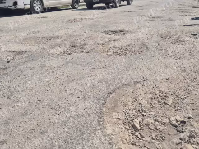 Calle 7 entre 8 y Colosio, en deplorable estado, genera riesgo para transeúntes