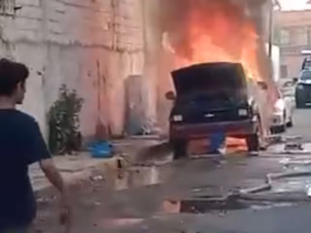 Así lucía la camioneta incendiada en Cancún