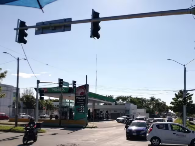 Semáforos a punto de cumplir dos meses sin funcionar en Chetumal