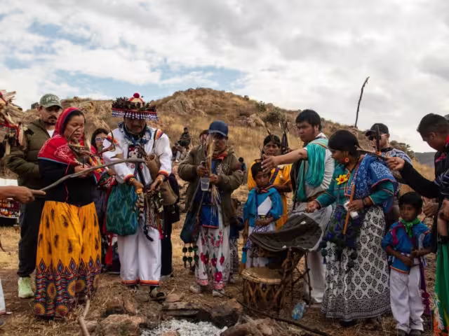 La ruta, que abarca aproximadamente 550 kilómetros, conecta territorios sagrados del pueblo Wixárika