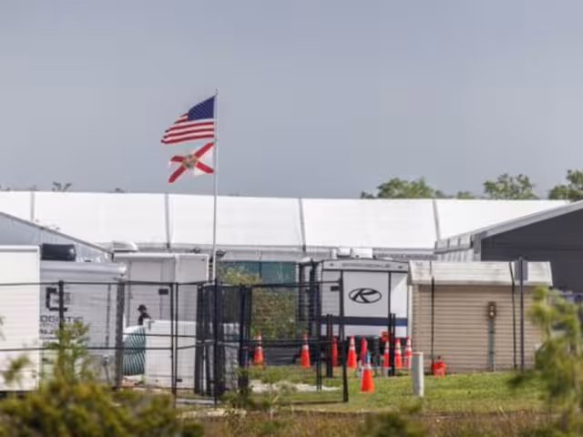 Actualmente, 336 personas permanecen detenidas en Everglades, también conocido como "Alcatraz Alligator"